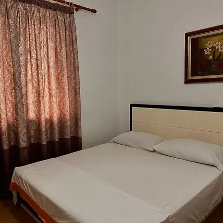 Grande House Hostel *