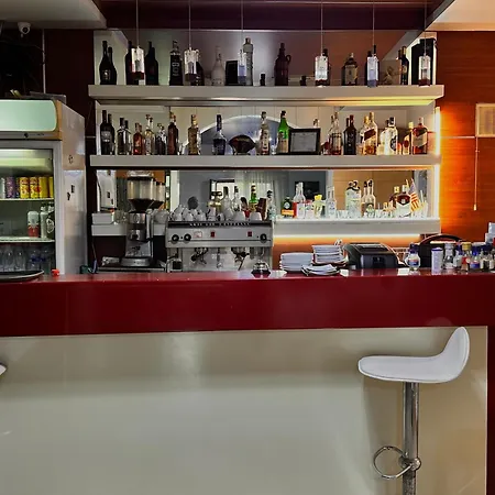 Grande House Hostel *