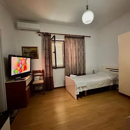 Grande House Hostel *