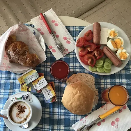 Grande House Hostel *